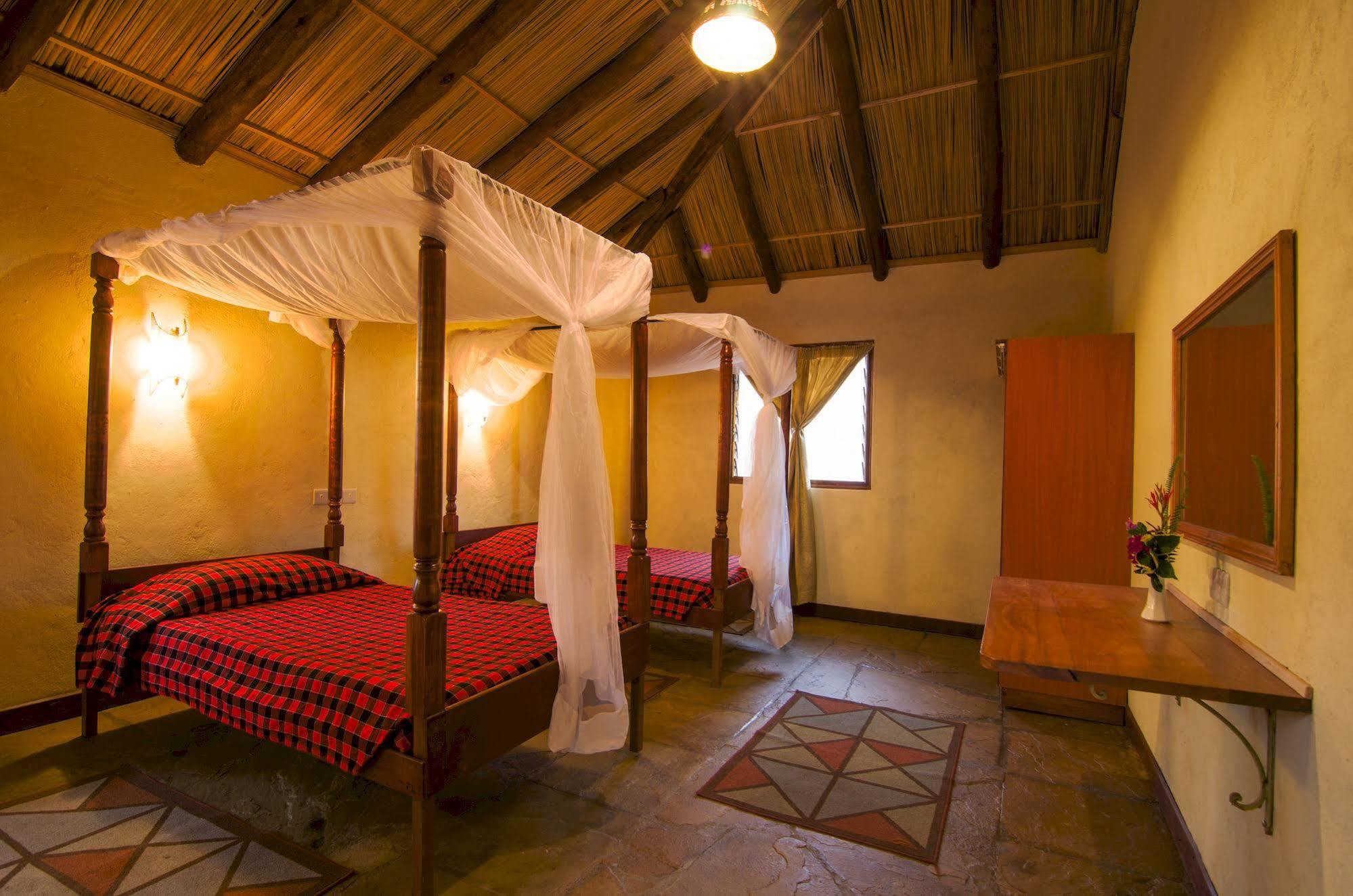 Sentrim Mara Game Lodge Ololaimutiek Extérieur photo