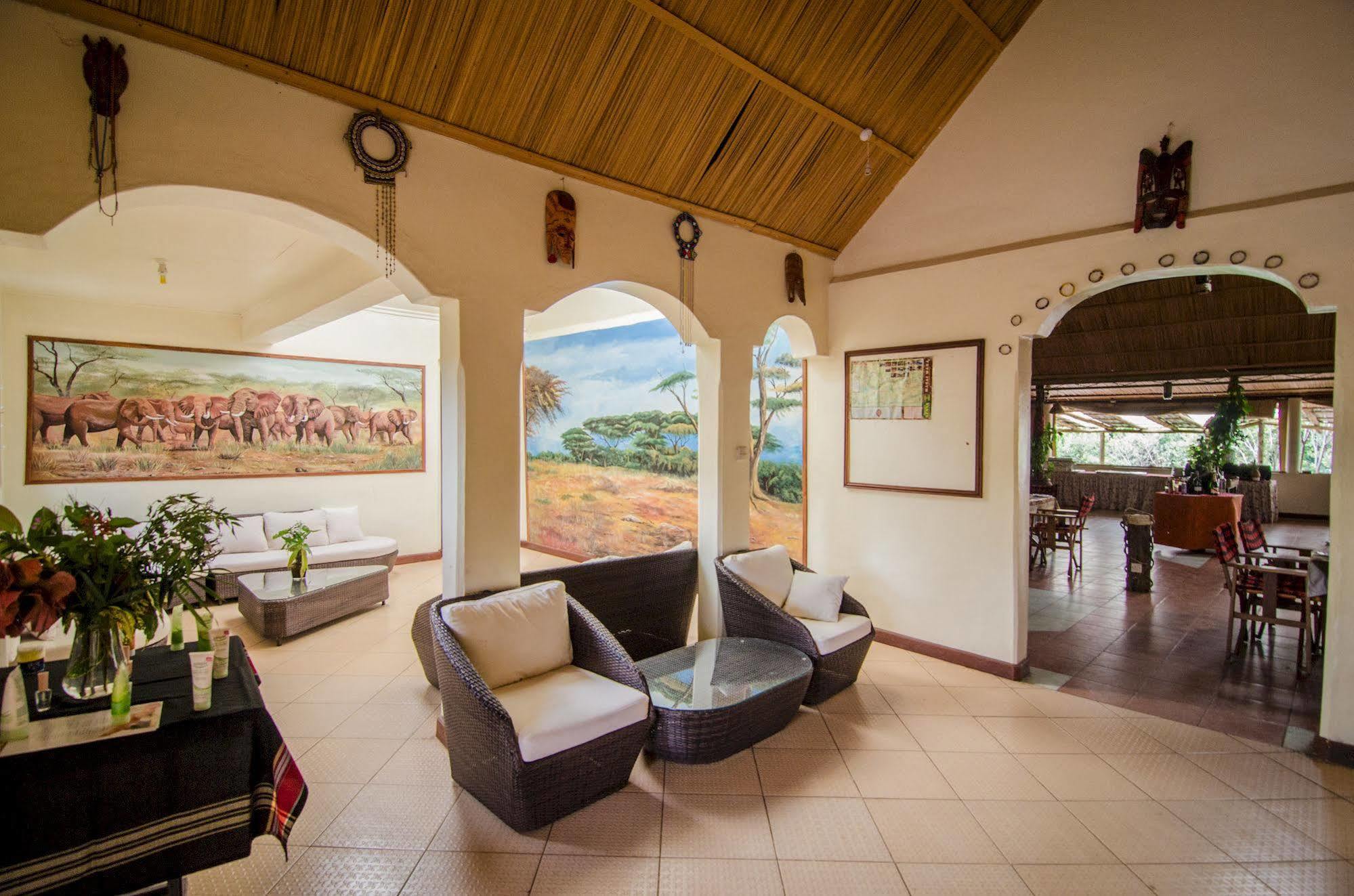Sentrim Mara Game Lodge Ololaimutiek Extérieur photo